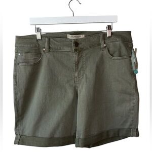 NWT Liverpool Los Angeles Corine Denim Shorts Olive Green Size 16W Mid Rise